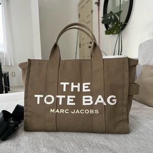 THE TOTE BAG